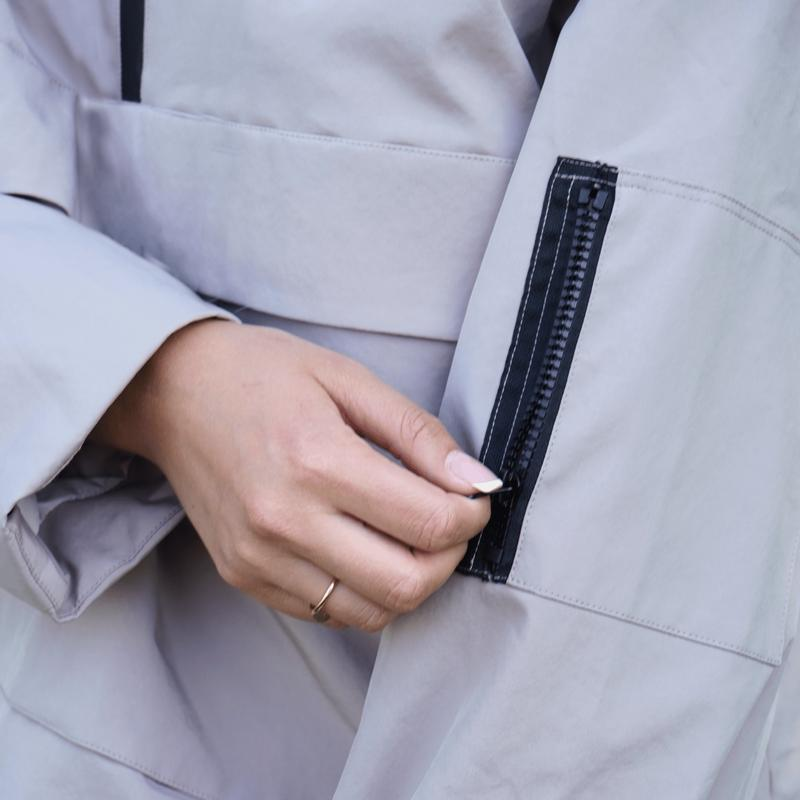 đHerbstverkauf 50 % RabattđLĂ€ssige Softshelljacke mit Kapuze